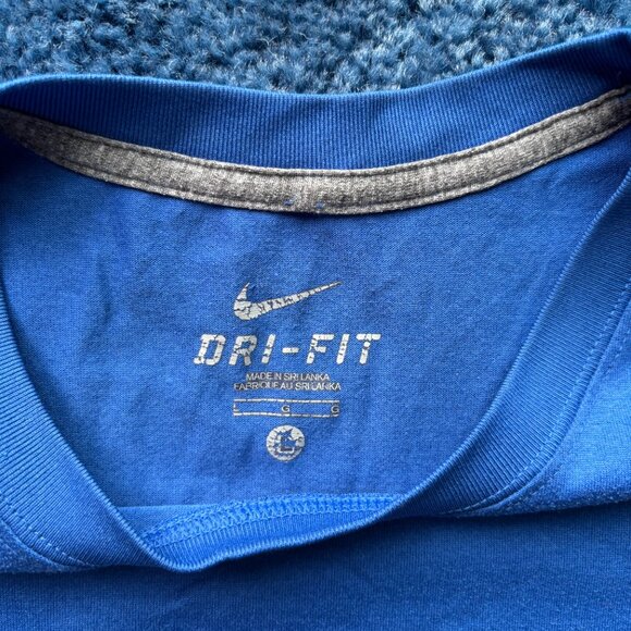 NIKE DRI-FIT: Men's Blue and Navy T-shirt - Picture 4 of 6